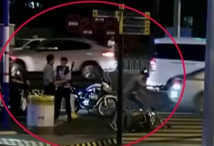 偷车贼向警方撒辣椒面结果怎样？