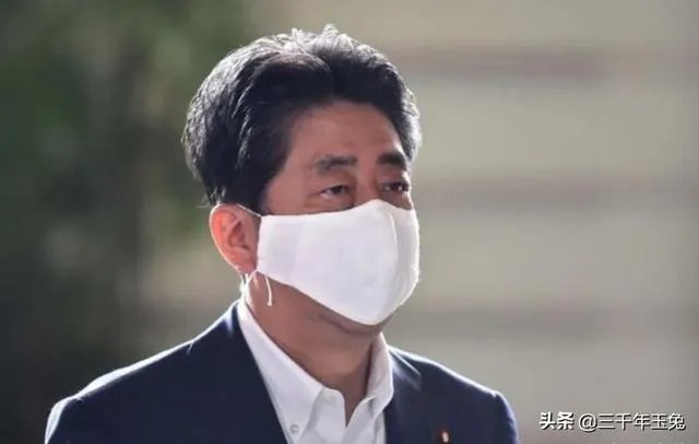 日本首相安倍晋三辞职,你如何评价其功过是非?