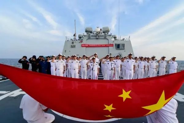 海军护航编队解救被劫持货船,海军是如何解救的?