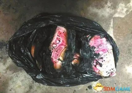 无人店铺突然起火 26万元现金仅剩下5万元残币