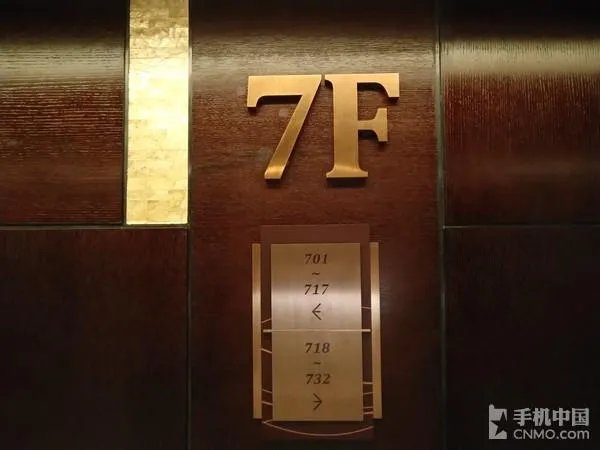 坚果Pro2体验评测:硬件终于追上了设计