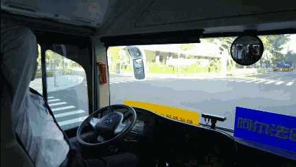 深圳无人驾驶公交车已经上路,大家以后过马路要更谨慎了吗?