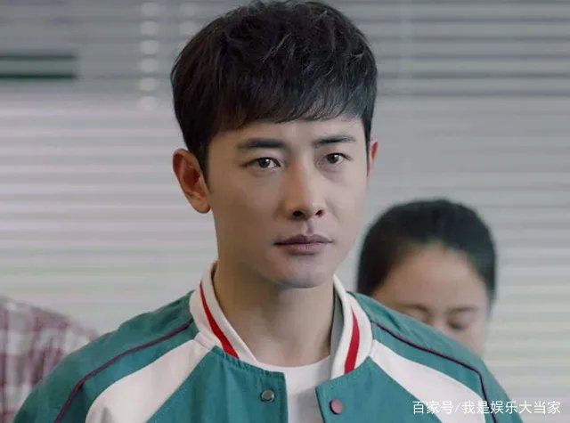 谭松韵回应以家人之名争议,30岁的她凭什么可以演学生?