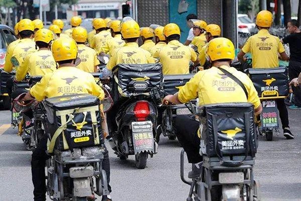 物业锁外卖小哥车称人民的权力,正当还是滥用?