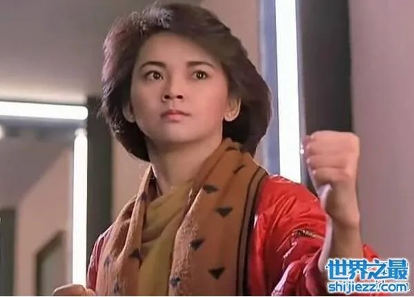 胡慧中近照曝光身材完全走样,曾经的霸王花完全消失