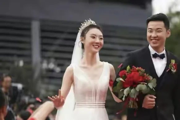 301对航天新人举办集体婚礼，为啥航天人都喜欢在这种节日结婚？