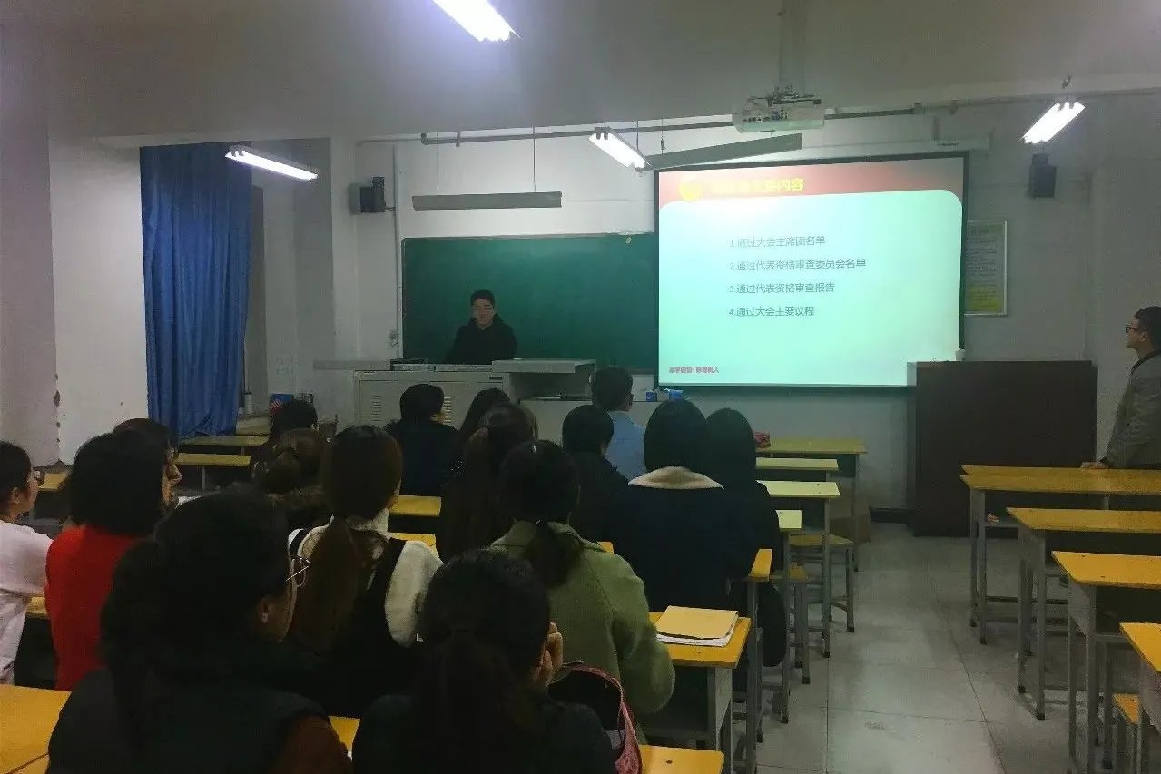 教师提离职被索赔42万，校方的索赔数额合理吗？