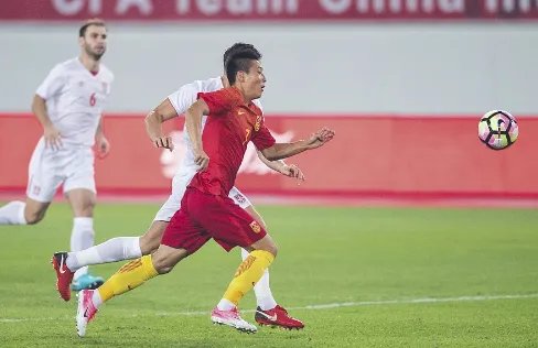 国足0-2塞尔维亚比赛情况如何？