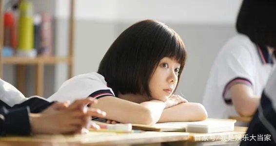 谭松韵回应以家人之名争议,30岁的她凭什么可以演学生?
