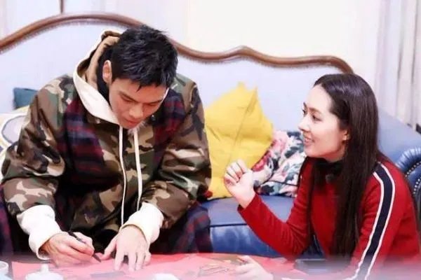 向佐郭碧婷婚礼发生失窃案,婚礼的安保难道是虚设吗?