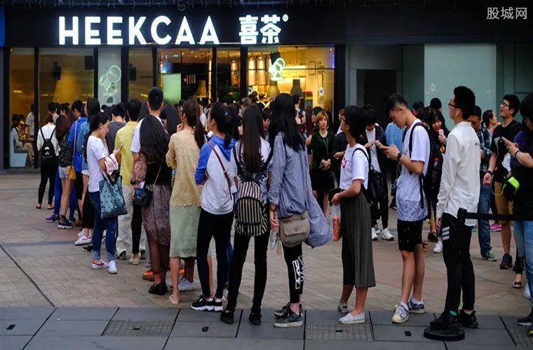网红饮品店遭山寨 品牌走红后引发了模仿热潮
