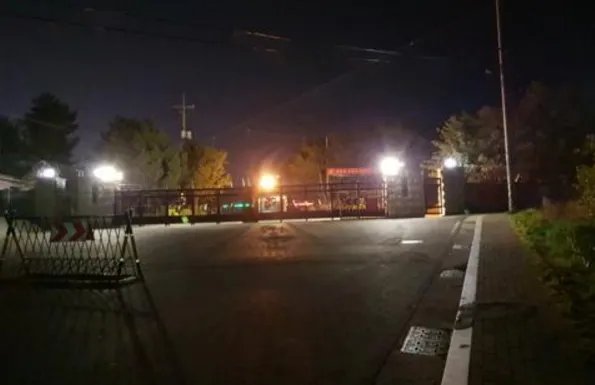 韩国一弹药库起火有没伤亡?