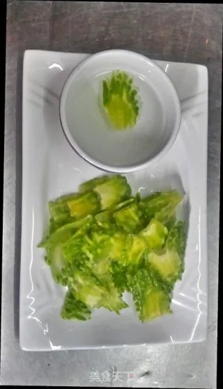 醒目苦瓜
