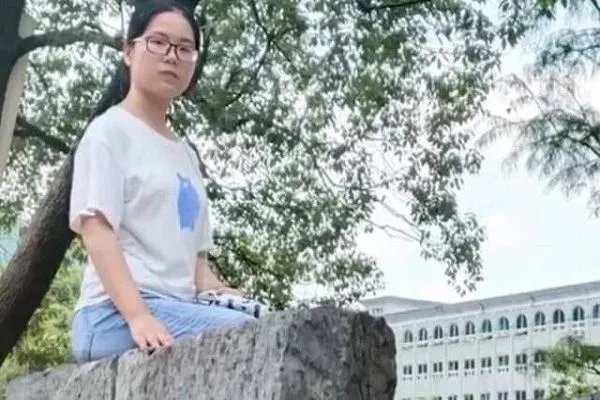 留守女生选择北大考古专业,具体怎么回事?