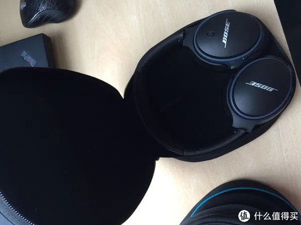 无线头戴耳机的科学选购 篇二:Bose 耳罩式 与 贴耳式 无线耳机的对比