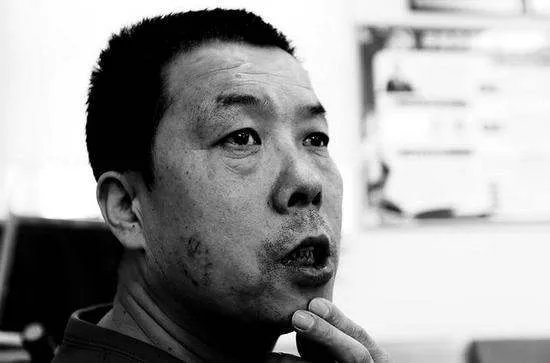 公交司机提醒乘客刷卡被打车队怎么处理的？