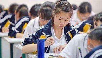 高考填报志愿父子大打出手,你认为这件事应该怎么处理?