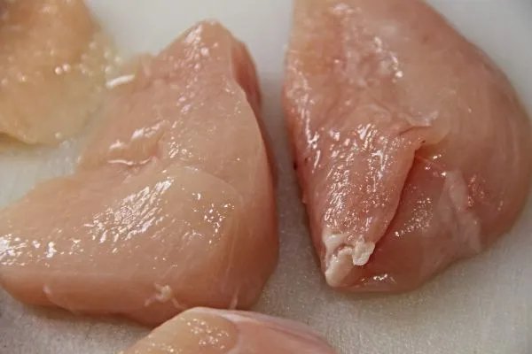 全国鸡肉价格3年首降,现在鸡肉的市价是多少?
