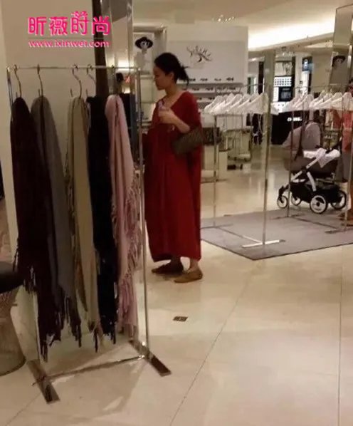 传谢霆锋求婚遭拒:一连求了3次未料被女方拒绝
