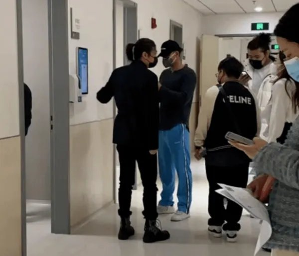 黄子韬回应深夜现身急诊,事件的缘由是什么?