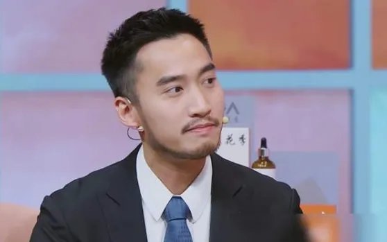 赖弘国再回应与阿娇离婚:2分钟说出了5个重点你怎么看待