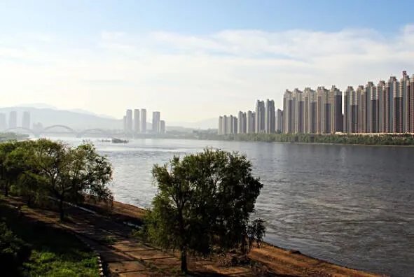 中国最长的河流排名前十名 松花江上榜,长江位居第一