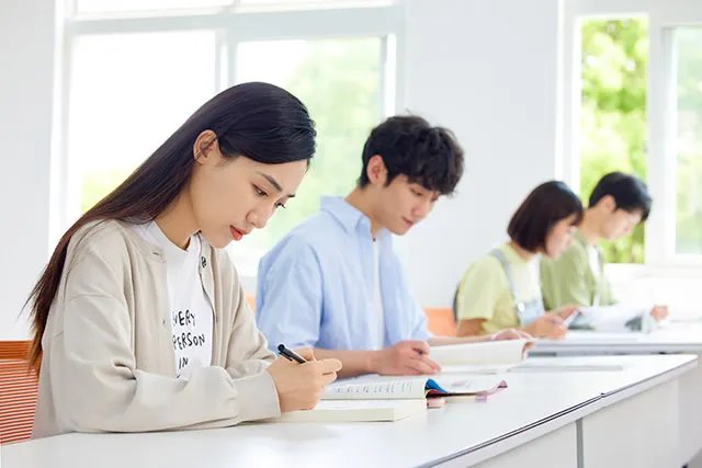 预科本科和普通本科的区别 预科班报名条件及常见问题解答
