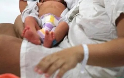 美孕妇遭枪击身亡 医生30秒剖腹救活婴儿