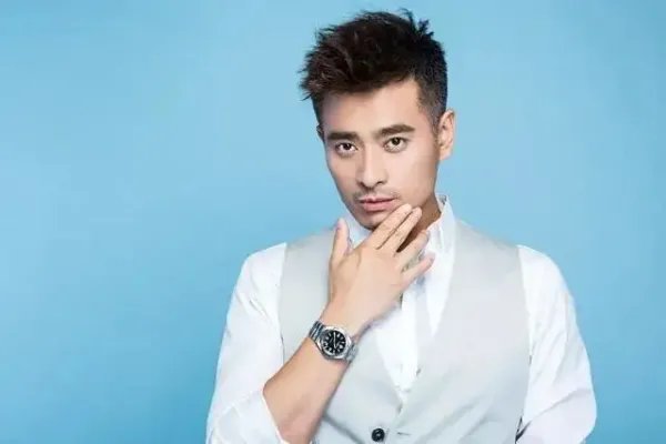演员陈龙上海做防疫志愿者,他身为公众人物做出了怎样的表率?