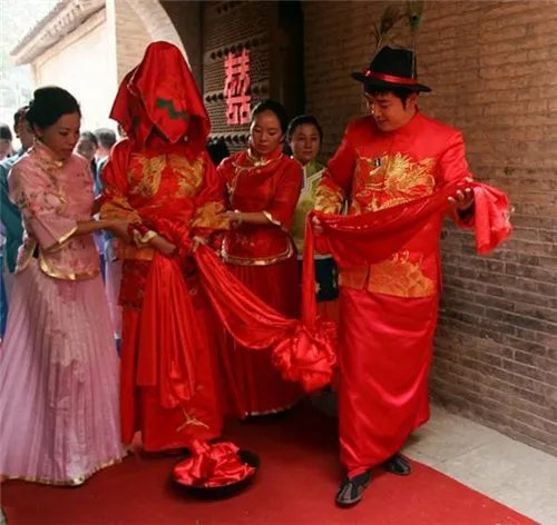 中式婚礼布置效果图 8种物品打造热闹喜庆婚礼