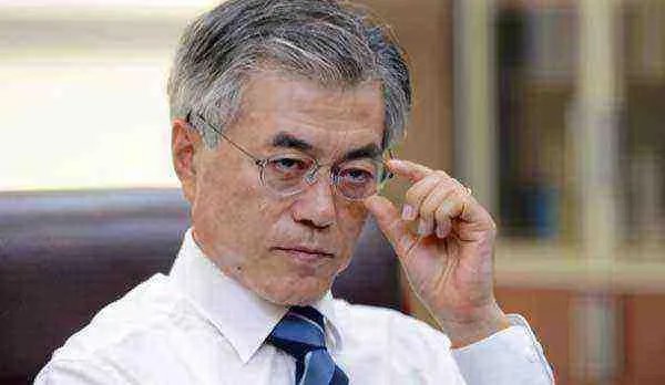 文在寅被扔鞋:为什么不是鸡蛋?