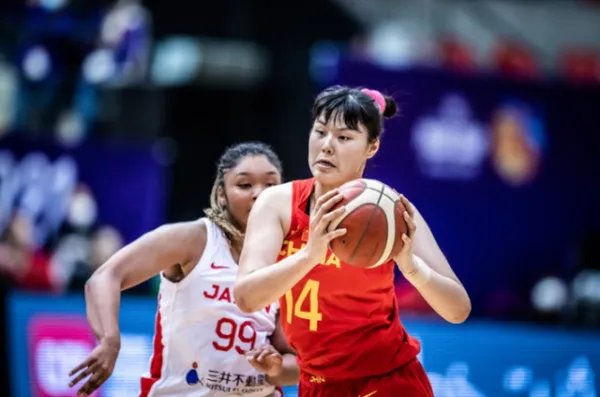 女篮亚洲杯中国队获亚军,如何评价中国女篮的表现?