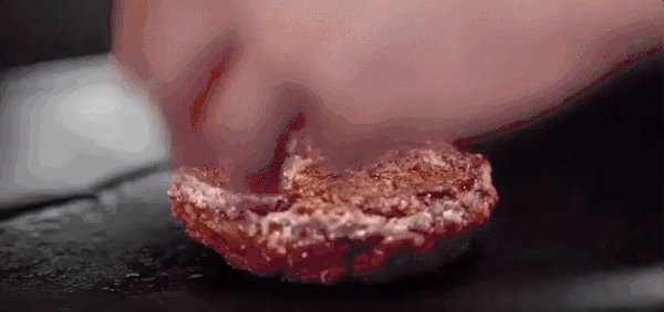 必胜客推出“人造肉”披萨!人造肉3.0版迈上新台阶,人造兔肉、牛羊肉或都能吃上!