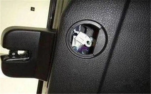 99%人不知车里这个逃生暗道(图解)