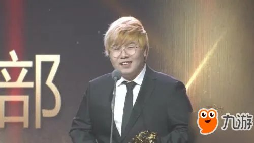 《LOL》2017年度颁奖盛典回顾 Uzi获得年度最佳ADC