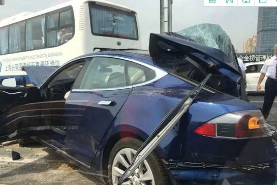 上海中环高架发生撞车伤亡情况如何？