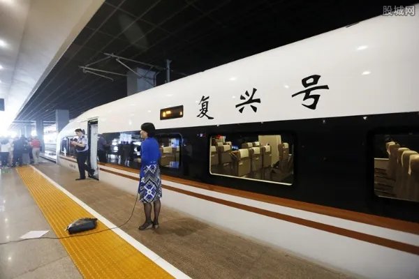 复兴号高铁提速 中国商业运营速度震惊全球