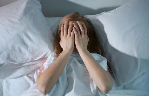 中国有超3亿人存在睡眠障碍，造成这种现象的原因是什么？