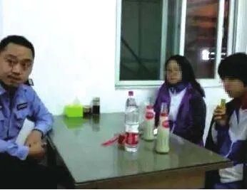 哪里的女中学生上学失联?