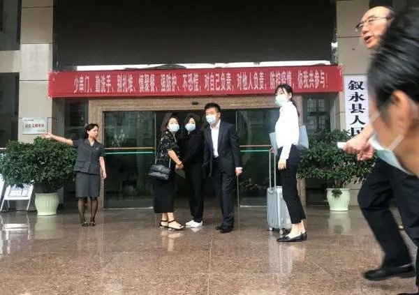 谭松韵庭审哽咽发言，你如何看待这件事？