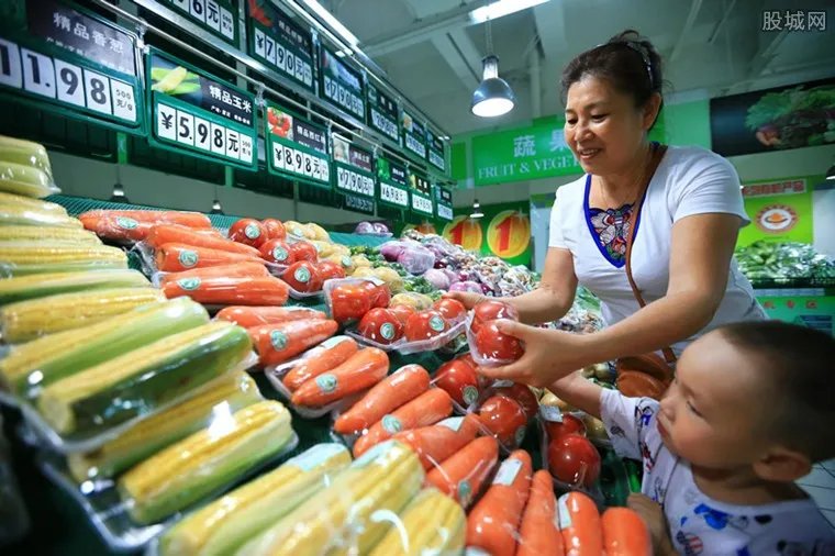 北京商超果蔬充足 供应稳定市民无需囤菜