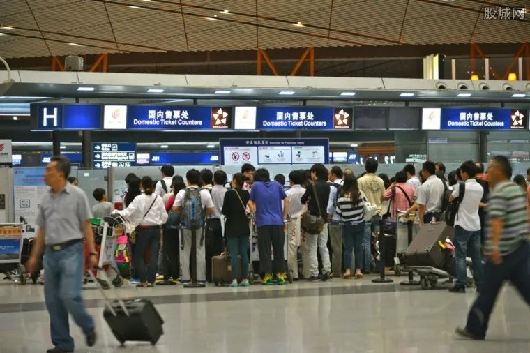 德国八大机场罢工 影响巨大八大机场陷入瘫痪