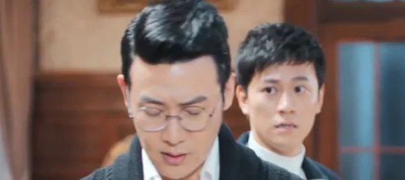 《天衣无缝》秦守仁的身份是什么?资历群其实就是秦守仁