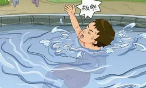 少年智救80岁落水老人,现场情况如何?