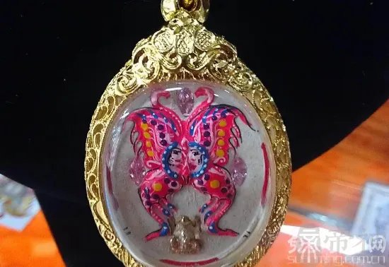 泰国佛牌不要碰只是谣传,不但能碰佩戴还可以带来好运