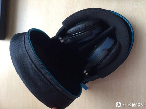 无线头戴耳机的科学选购 篇二:Bose 耳罩式 与 贴耳式 无线耳机的对比