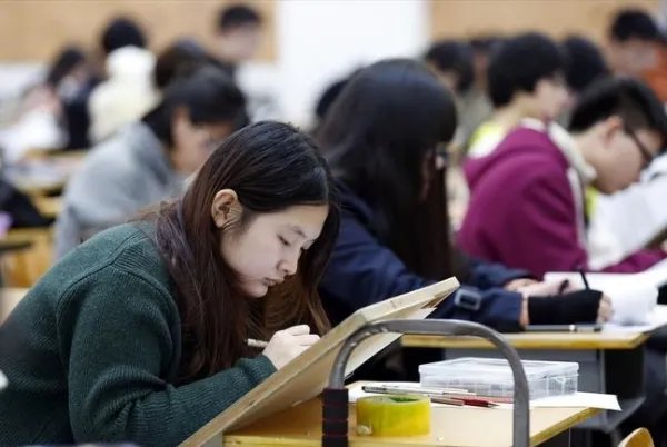 清华学生晒一周作业量求救,他们的作业量到底有多繁重?