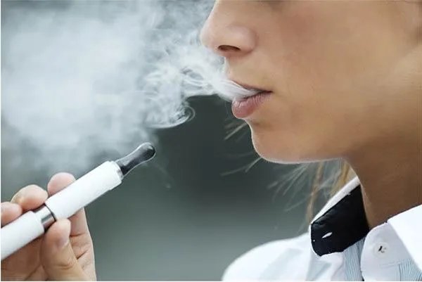 建议禁止向未成年人销售电子烟，你支持这一建议吗？