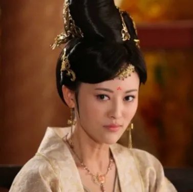 李裹儿