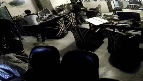 网吧遭3男子打砸是怎么回事?